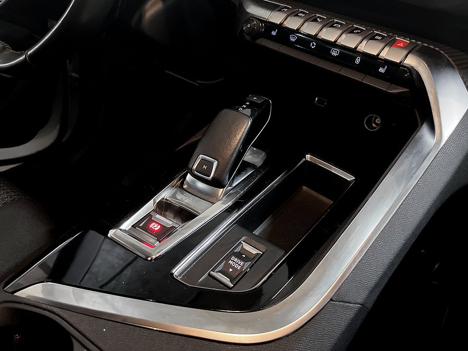 Bild på Peugeot 5008 Active 1.2 PT Aut 7-SITS B-KAMERA 130hk