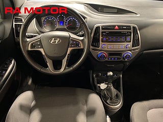 Halvkombi Hyundai i20 15 av 19