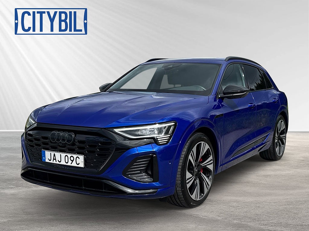 Audi Q8 55 e-tron quattro S Line Selection - 22" - Matrix - VAT