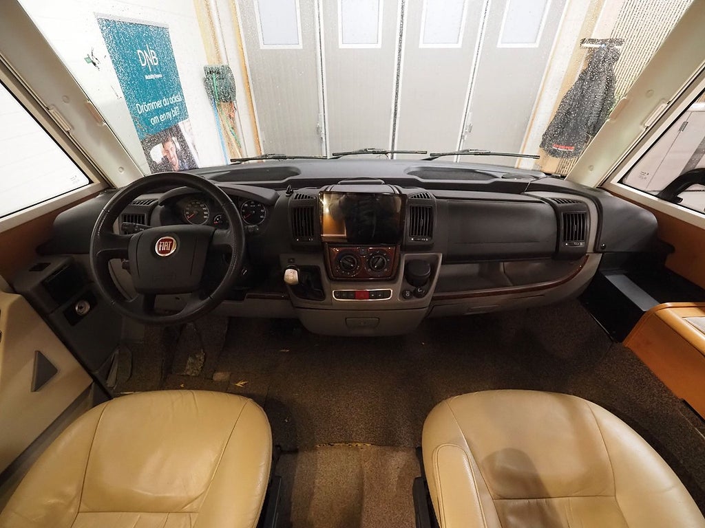 Rapido 10000 3.0 156hk AC Markis Solcell