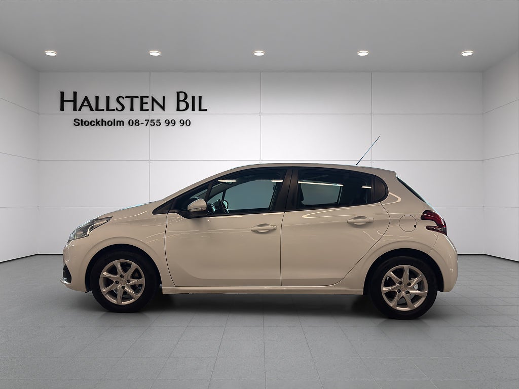 Peugeot 208 1,2 PureTech 82HK Motorvärmare Nyservad Svensksåld
