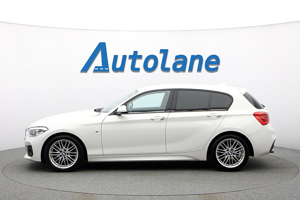BMW 120i Automat M Sport, Shadow, Sensorer, Skinn 184hk