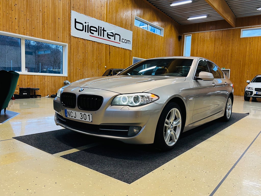 BMW 530 i Sedan B-Kamera GPS M-Sport Skinnklädsel Keyless-Entry