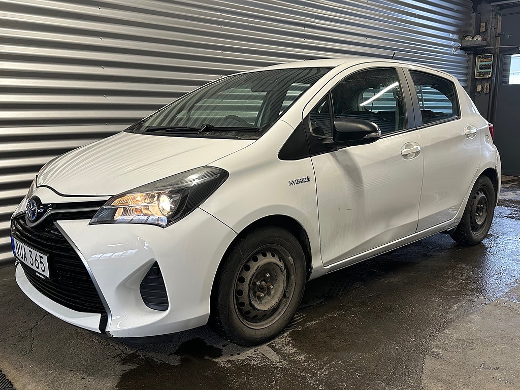 Toyota Yaris Hybrid e-CVT Active HÖGERSTYRD 101hk