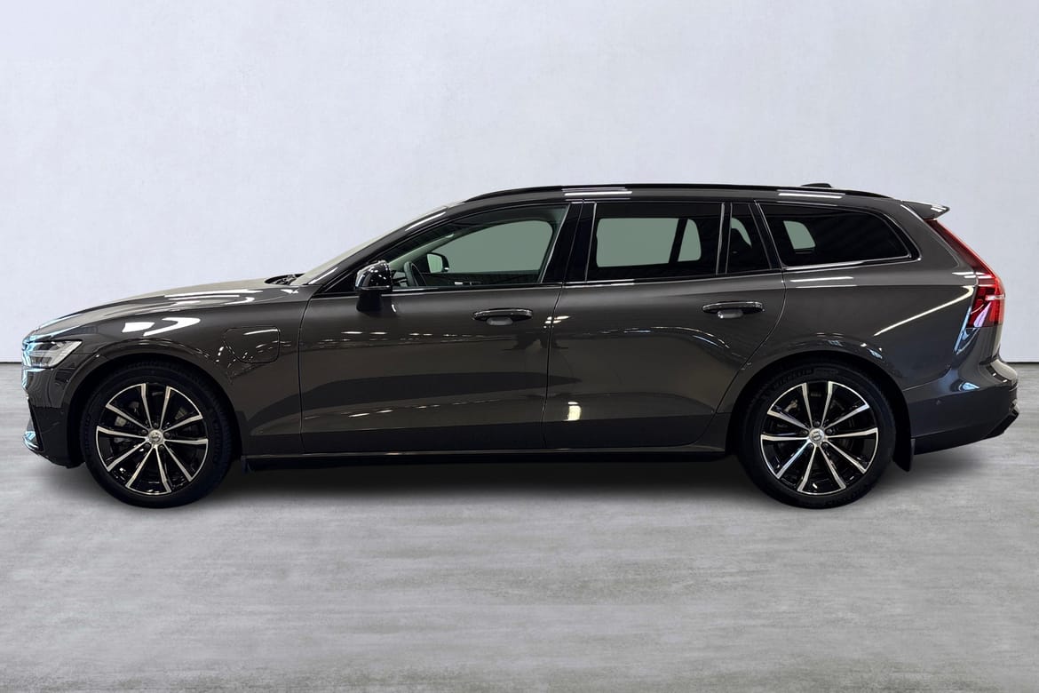 Volvo V60 T6 Plus Dark Nordic Edition 2025, bild 2/10