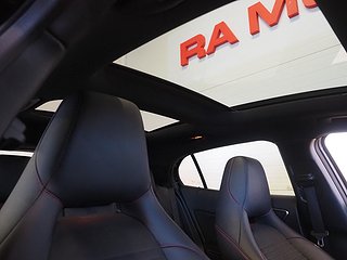 SUV Mercedes-Benz GLA 12 av 23