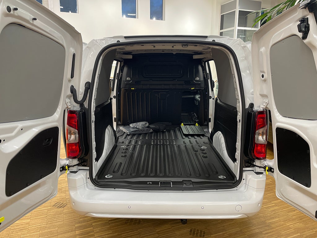 Bild på Peugeot Partner Plus 130hk Aut L2 - EDITION! SERVICE & VINTERHJUL INGÅR