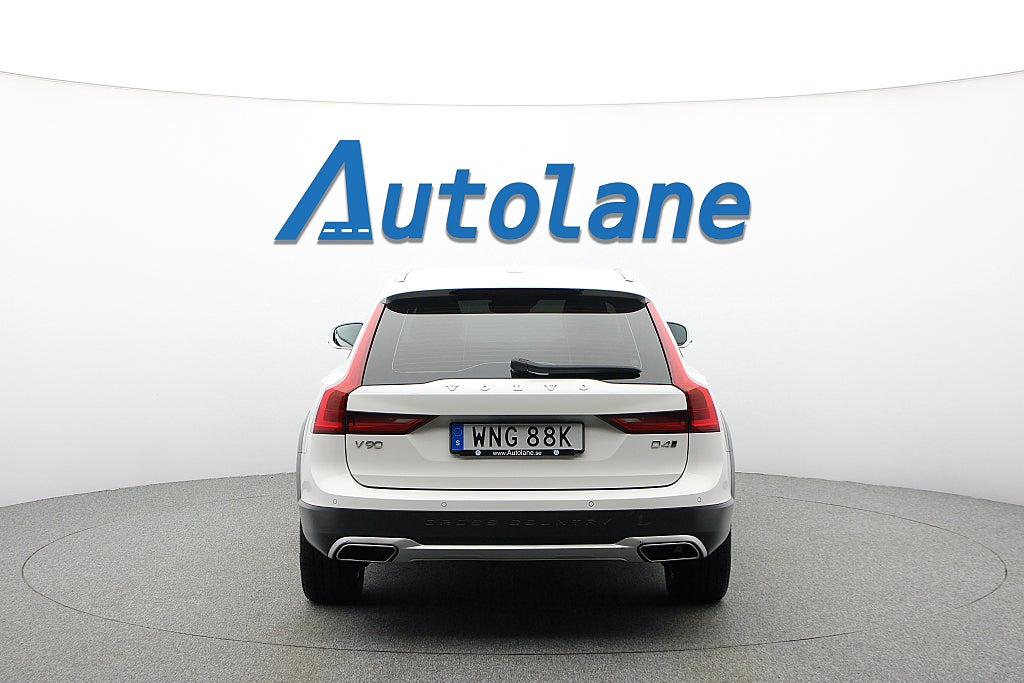 Volvo V90 Cross Country D4 AWD Momentum, GPS, Värmare, VOC, Dragkrok 1