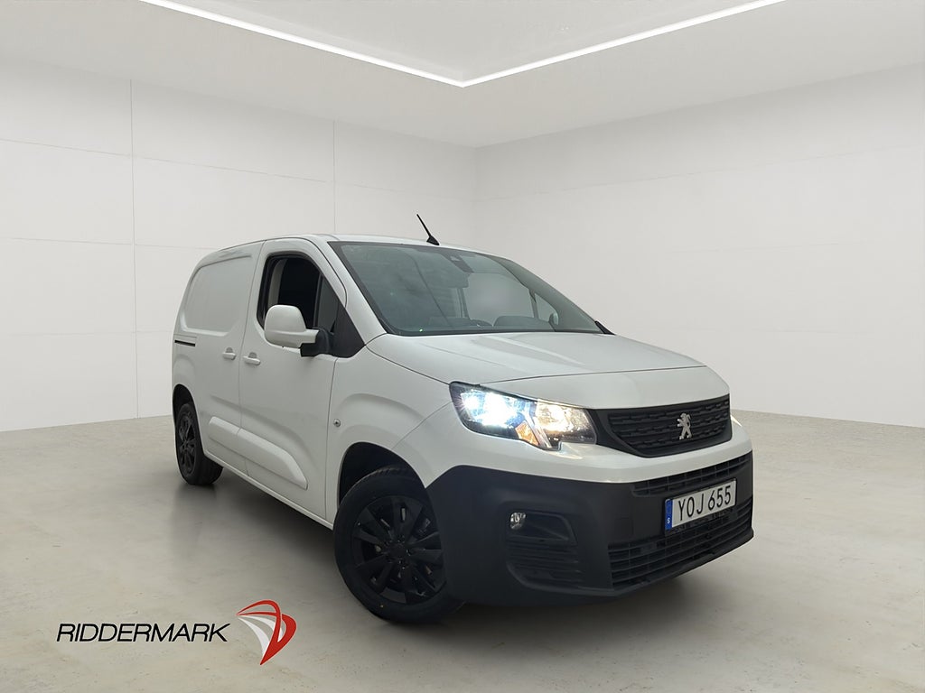 Peugeot Partner 130hk Ny-Kamrem Värmare Kamera CARPLAY Moms