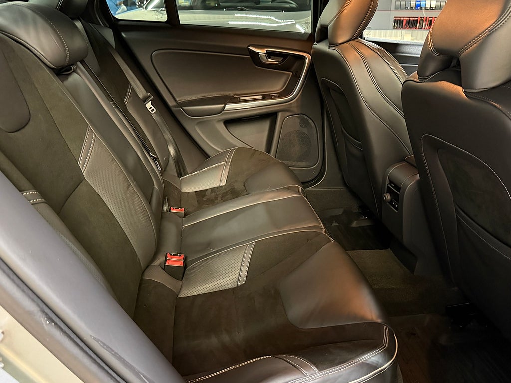 Volvo S60 D4 190hk R-Design |Drag|VOC|HK ljud|Kamera|Navi|