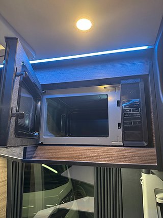 Transportbil - Skåp Volkswagen Crafter 177HK AUT CROSSBUSS 9 av 27