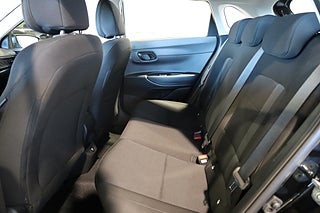 Halvkombi Hyundai i20 11 av 23