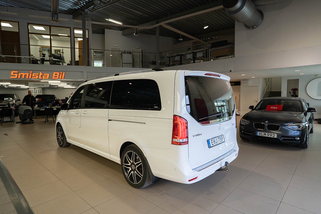 Mercedes-Benz V 300d 4M AMG 7-sits X-LÅNG EL-DÖRR BUR LÄDER D-VÄRM MOMS