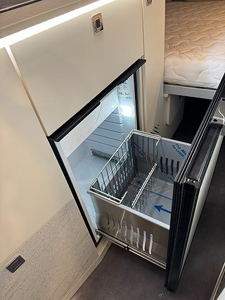 Husbil-halvintegrerad Robeta Ares 165HK 9 av 31