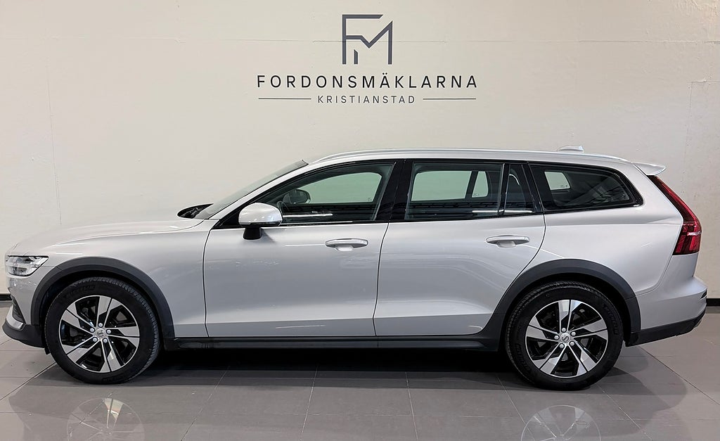Volvo V60 Cross Country B4 AWD, Kamera, Vinterhjul, El-Dragkrok, Extraljus