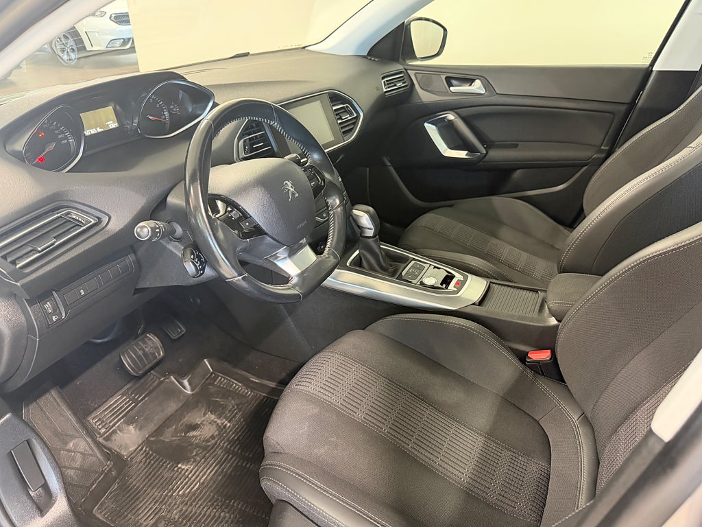 Peugeot 308 SW 1.2 PureTech 130 EAT Allure SoV Hjul thumbnail