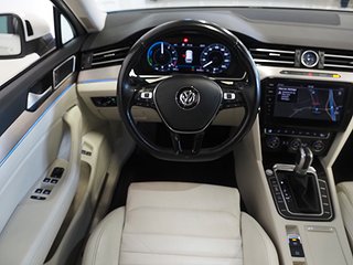 Kombi Volkswagen Passat 16 av 23