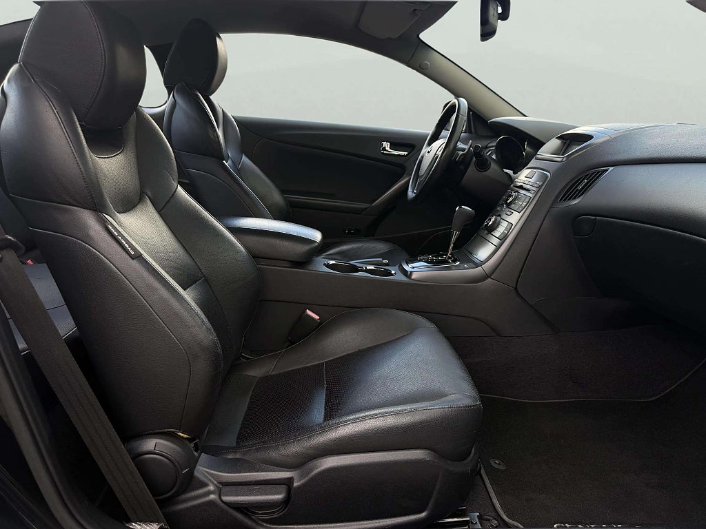 Hyundai Genesis Coupé 3.8 V6 | 303 ch | BVA | Cuir intégral | Régulateur adaptatif | Sièges chauffants | Keyless | Radar de recul