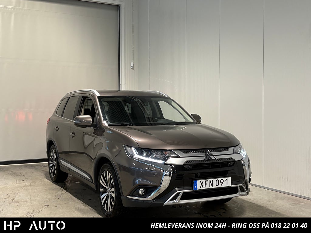 Mitsubishi Outlander 2.0 4WD Comfort M-värm Dragkrok B-Kamera Elstol