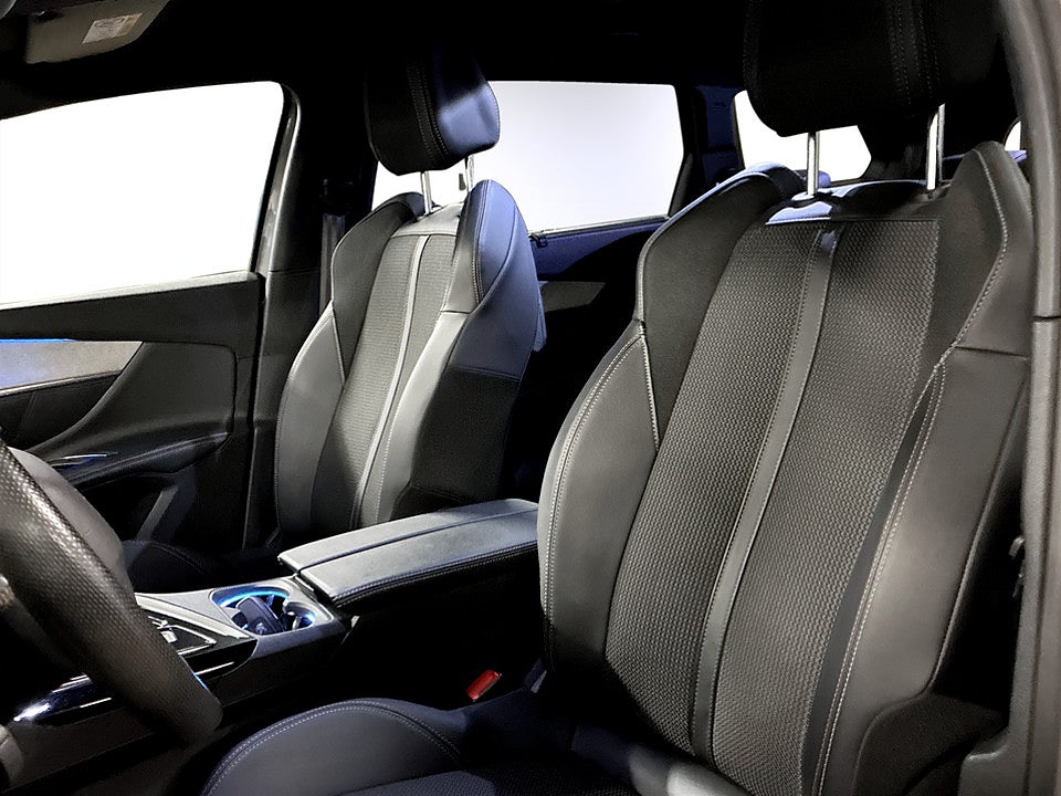 Bild på Peugeot 5008 GT 1.2 PT 130hk Aut 7-SITS B-KAMERA CARPLAY