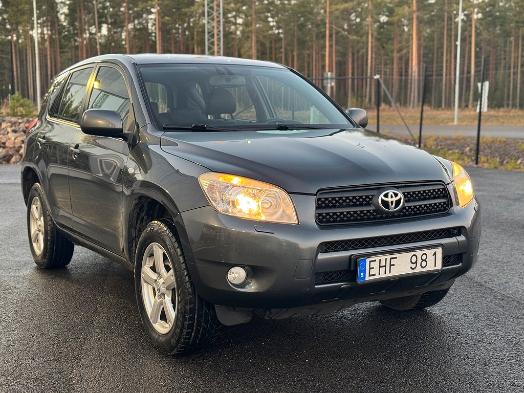 Toyota RAV4 2.0 VVT-i 4x4 AUT DRAG NYBESIKTAD FULL UTRUSTAD