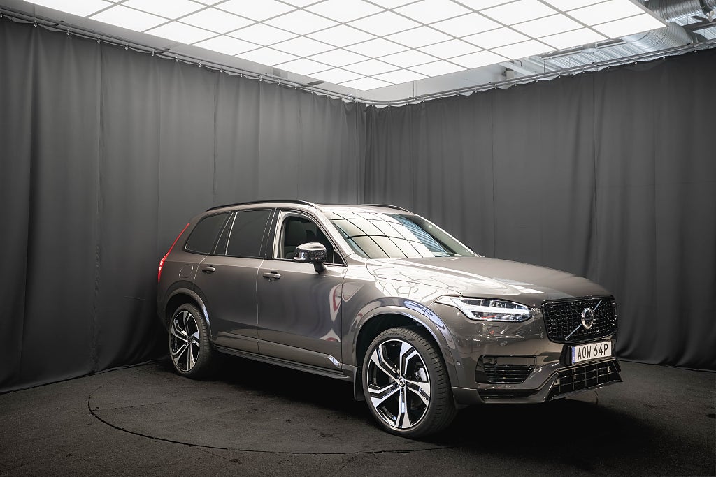 Volvo XC90 Recharge T8 AWD ULTIMATE DARK B&W LUFT 22'' MOMS MAX
