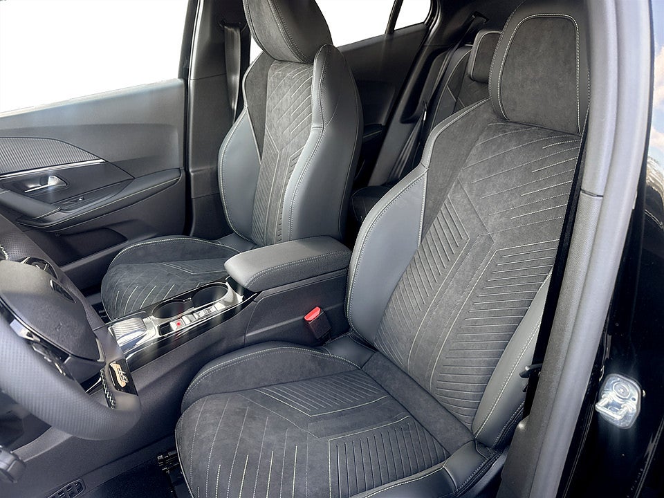 Bild på Peugeot 2008 GT Hybrid Aut - OMGÅENDE LEVERANS!