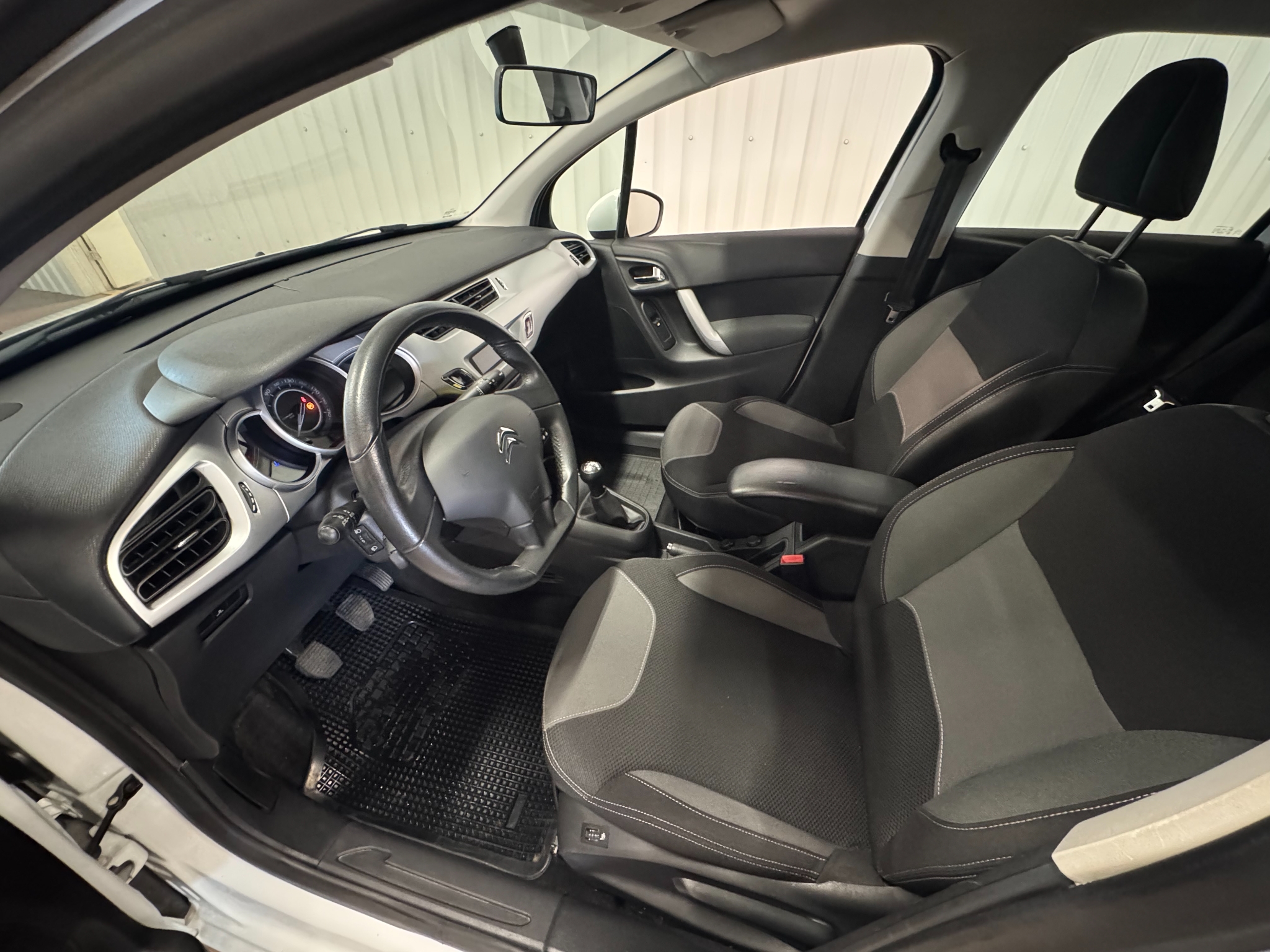Citroen C3 1.4 HDi 2012, bild 6/37