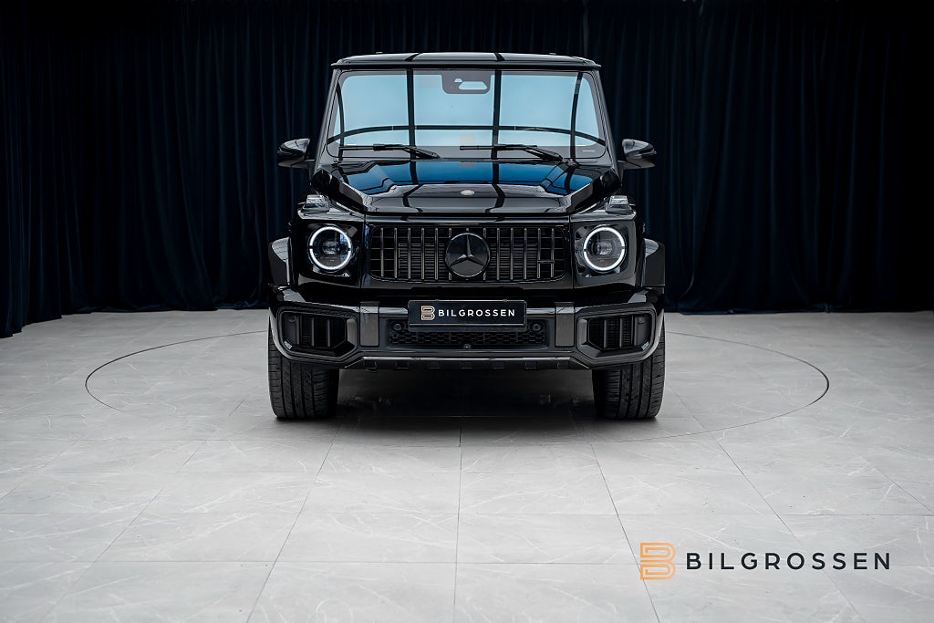 Mercedes-Benz G63 AMG Superior Line Full Kolfiber Active Ride TV MY27