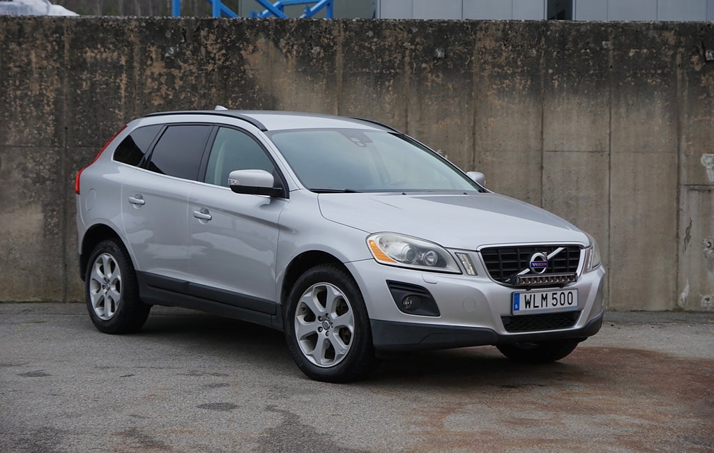 Volvo XC60 D5 AWD Geartronic|Drag|Kupevärmare|PDC|