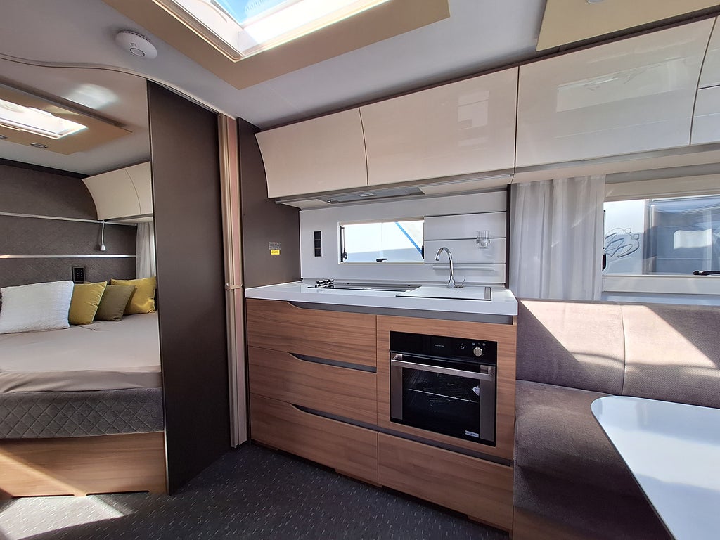 Adria Alpina 663 UK Barnkammare: 3 Bäddar