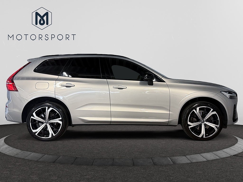 Volvo XC60 Recharge T8 AWD R-Design Adap-fart Drag Navi H/K Pano bild 8