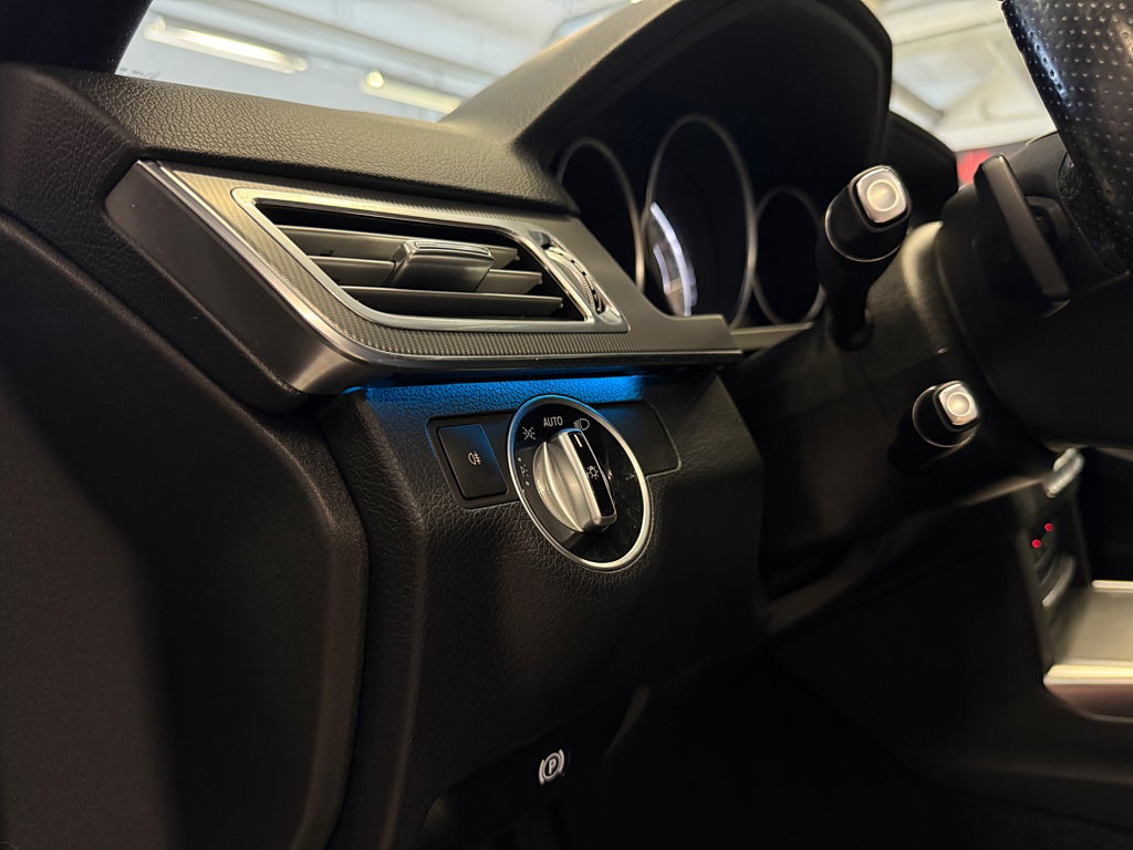 Mercedes-Benz E220 2014 - miniatyr 16