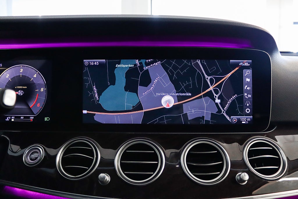 Mercedes-Benz E 220 d 4MATIC Widescreen Burmester Night Värmare Navi