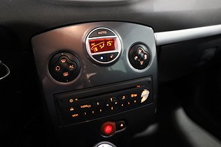 Halvkombi Renault Clio 11 av 12