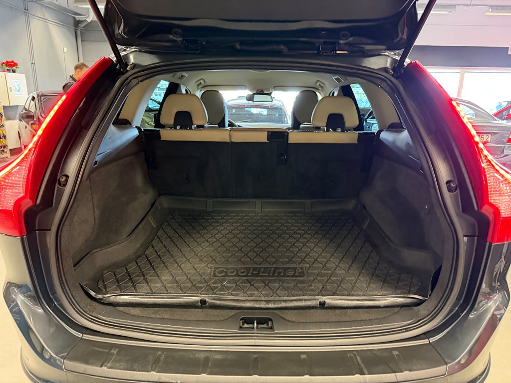 Volvo XC60 2012 - miniatyr 24