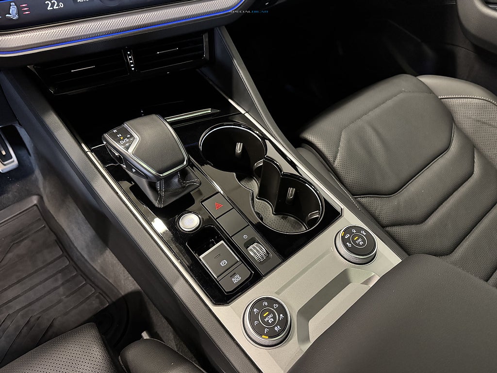 Volkswagen Touareg 2023 - miniatyr 9