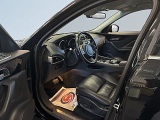 Jaguar F-Pace 20d AWD S&V-hjul/Psens/Skinn/Rattvärm/Växelpaddlar – bild 7