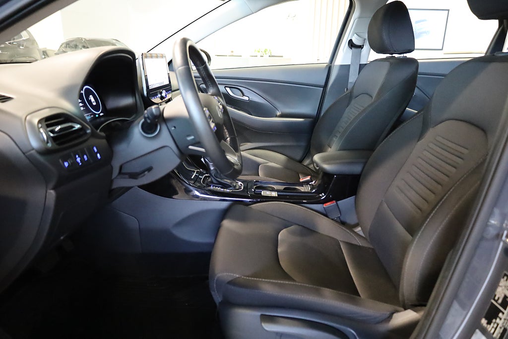 Hyundai i30 1,0 T-GDi MHEV Essential Kombi Aut Navi Kamera