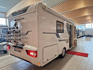 Husbil-halvintegrerad Adria MATRIX PLUS 670 SLT 3 av 27
