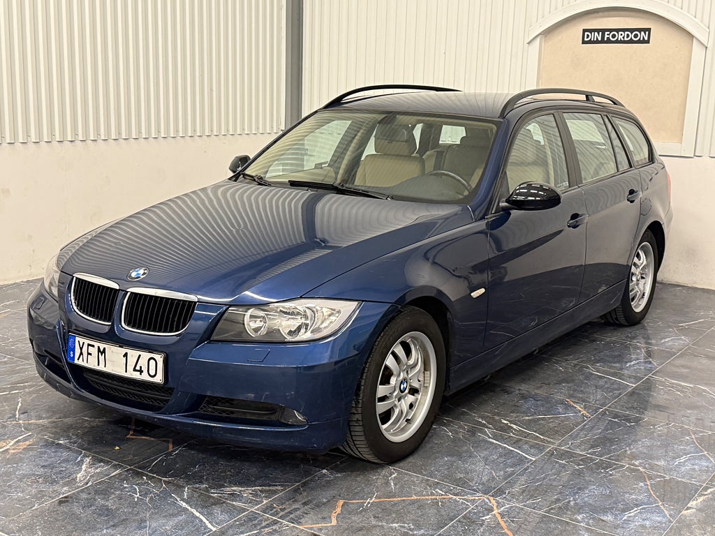 BMW 320 i Touring Advantage //NYSER/Låg mil//