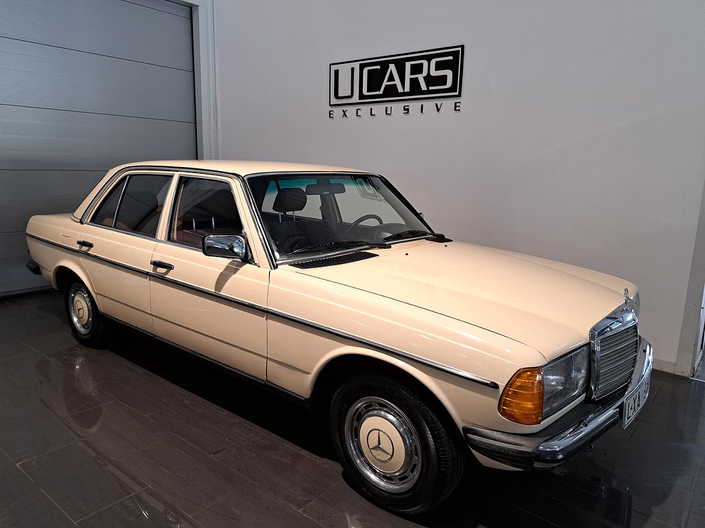 Mercedes-Benz W123 E-klass 200 / Väldigt fint skick!!