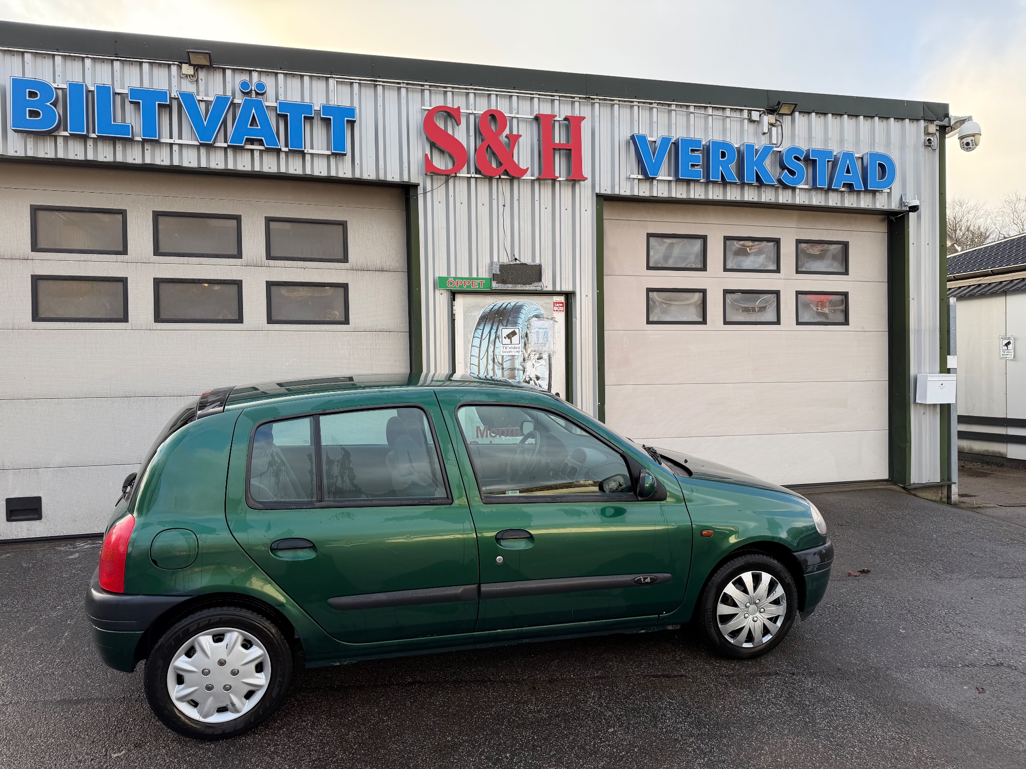Renault Clio 5-dörrars Halvkombi 1.4 2001, bild 2/34