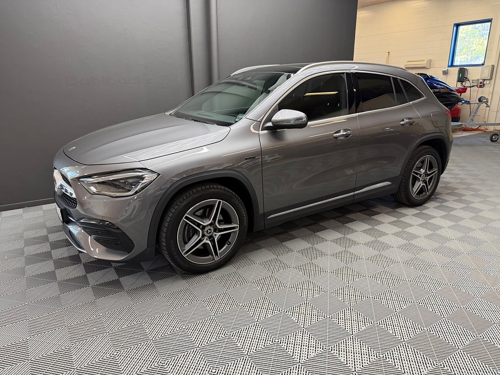 Mercedes-Benz GLA 250 e 8G-DCT AMG Line / Nyservad