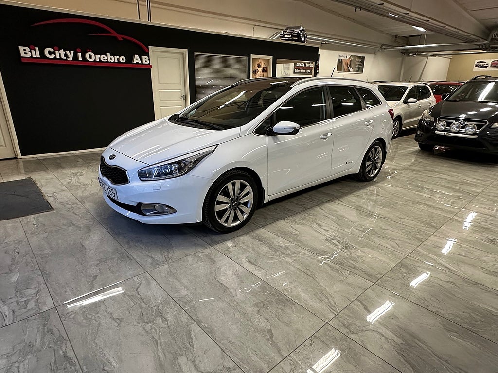 Kia Ceed 1.6 CRDi (128hk) EX Comfort 2-Ägare / Panoramatak  Drag