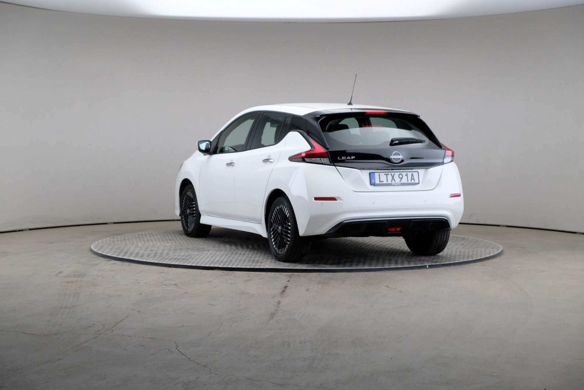 Nissan Leaf E+ Acenta 62 Kwh 2022, kuva 2/10