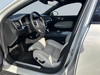 Volvo V60 Cross Country D4 AWD Aut Advanced Skinn/BLIS/Drag/MoK/Dvärm/Extraljus – bild 7