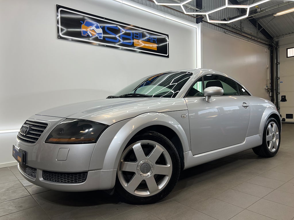 Audi TT Coupé 1.8 T Manuell, 180hk S-Line Nyservad med kamrem