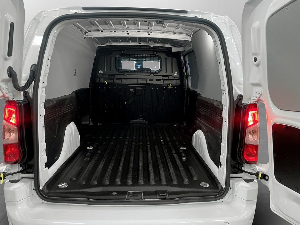 Bild på Peugeot e-Partner PRO+ Electric 50kWh L2 - DEMO