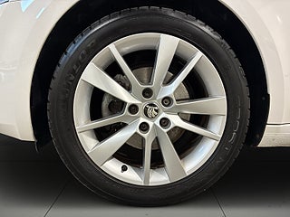 Skoda Octavia Kombi 1.5 TSI ACT Style Drag Värmare Ad Farthållare S&V – bild 14
